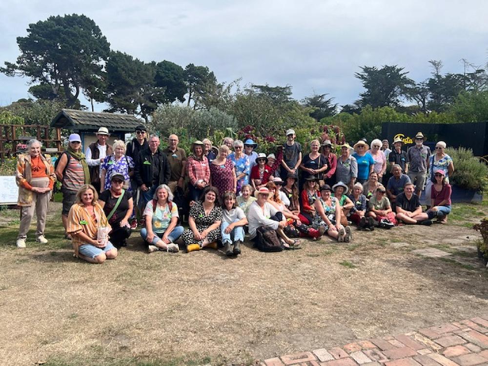 Canterbury Community Gardens Association backs the Edgeware Pool Project!